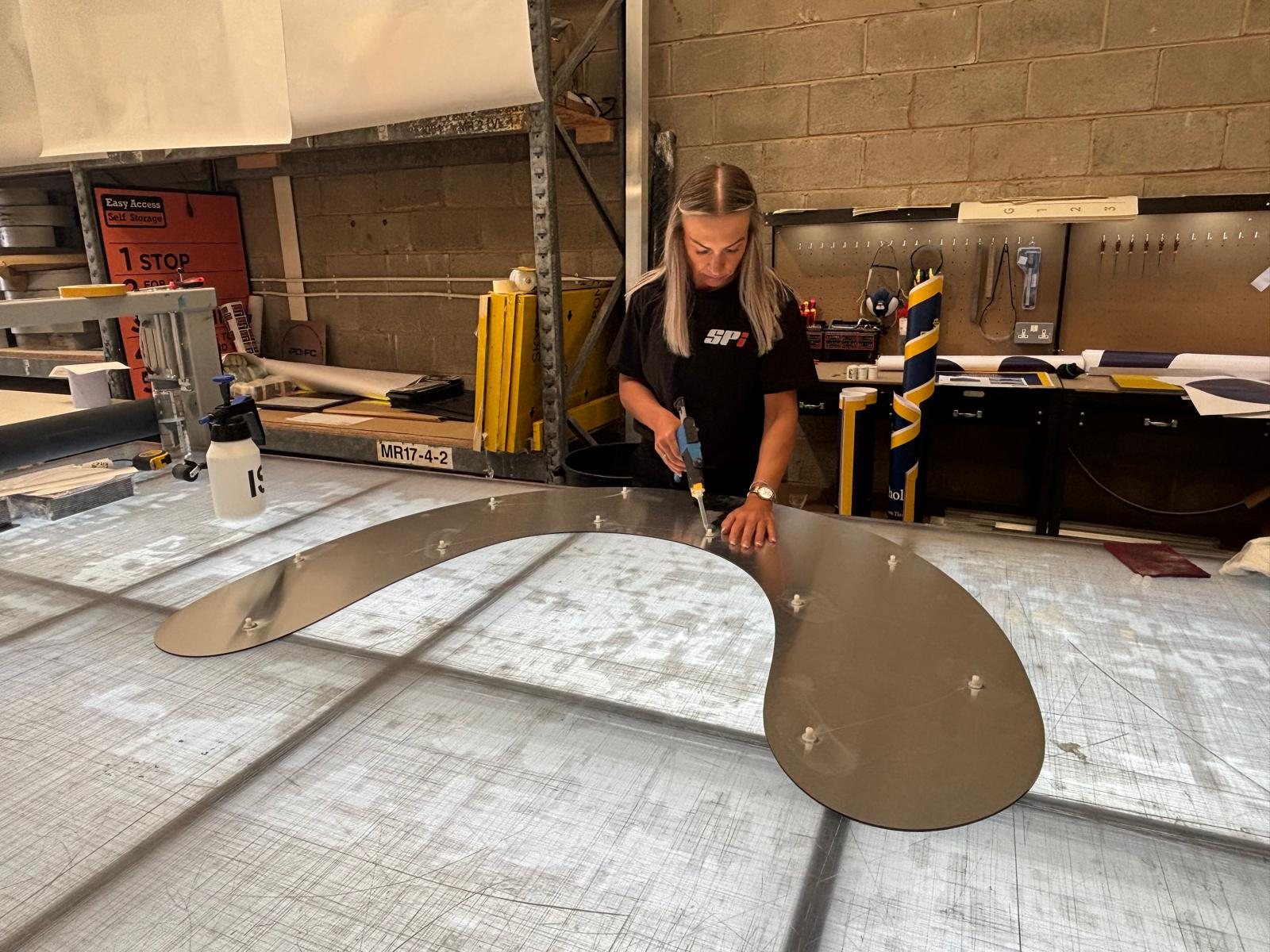 Cutting a profiled panel in the SPI workshop